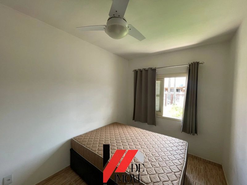 CASA A VENDA COM PÁTIO FRENTE E FUNDOS!!: 14ª foto da galeria de imagens do imóvel