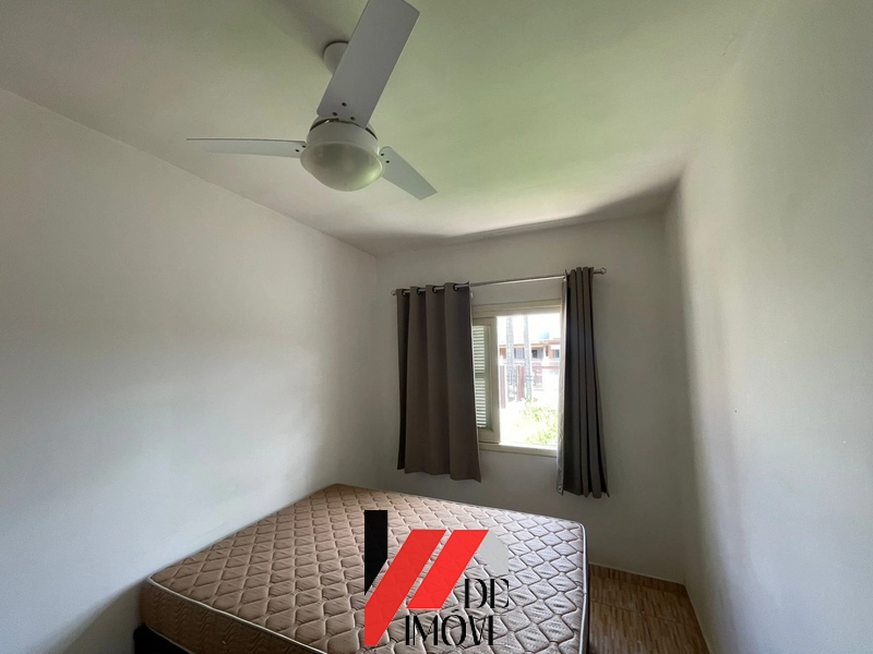 CASA A VENDA COM PÁTIO FRENTE E FUNDOS!!: 11ª foto da galeria de imagens do imóvel