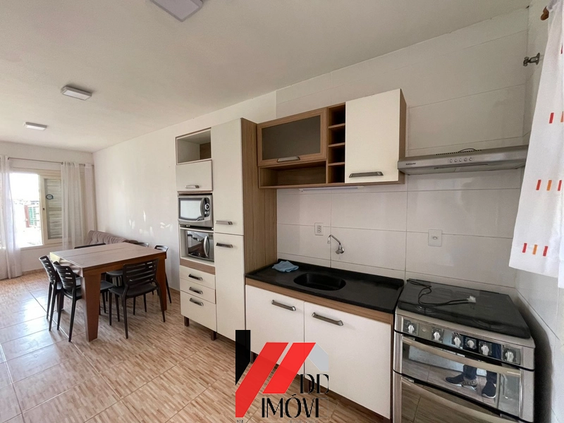 CASA A VENDA COM PÁTIO FRENTE E FUNDOS!!: 5ª foto da galeria de imagens do imóvel