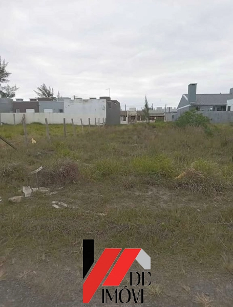 TERRENO NO JARDIM BEIRA MAR A POUCOS METROS DO MAR!!