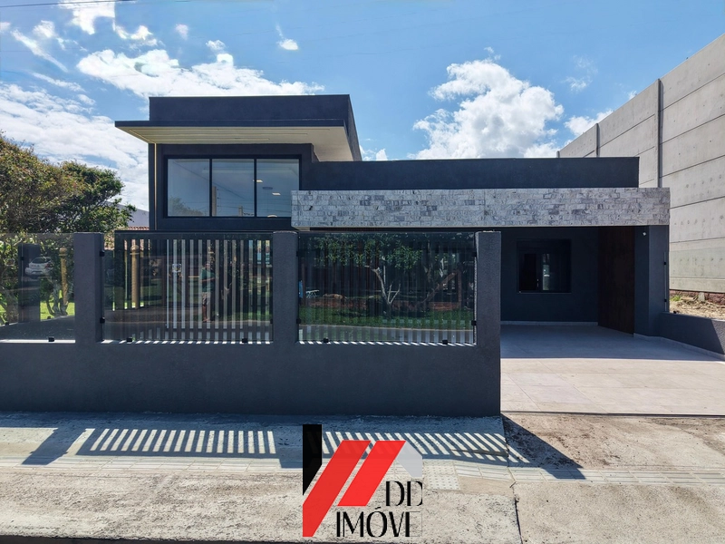 CASA À VENDA EM CAPÃO DA CANOA COM 4 SUÍTES