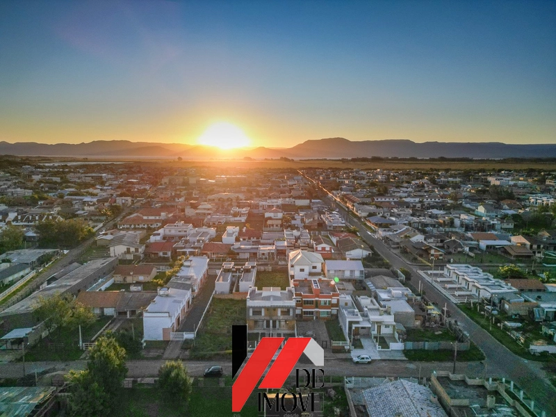 SOBRADO A VENDA A 1 QUADRA DO MAR!!!: 2ª foto da galeria de imagens do imóvel