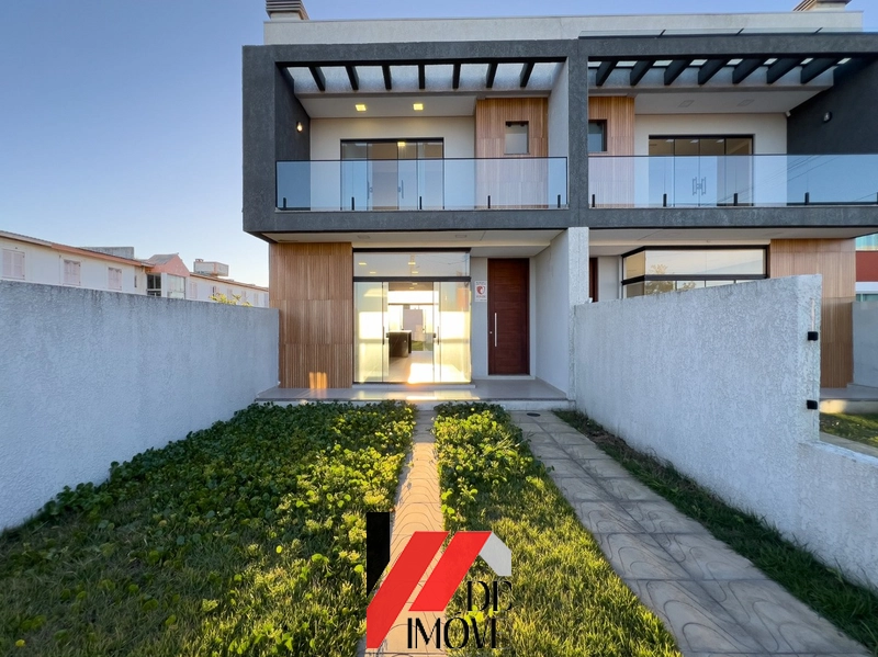 SOBRADO A VENDA A 1 QUADRA DO MAR!!!: 1ª foto da galeria de imagens do imóvel