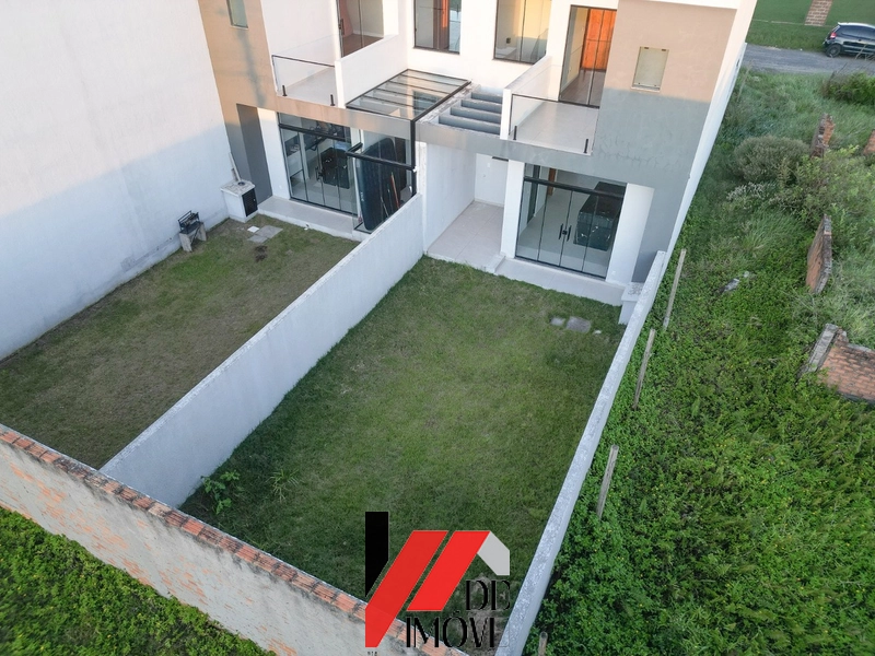 SOBRADO A VENDA A 1 QUADRA DO MAR!!!: 10ª foto da galeria de imagens do imóvel