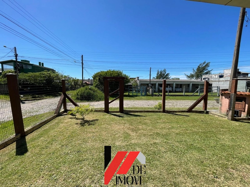 CASA DE ESQUINA EM TERRENO INTEIRO - 2 QUADRAS DO MAR: 18ª foto da galeria de imagens do imóvel