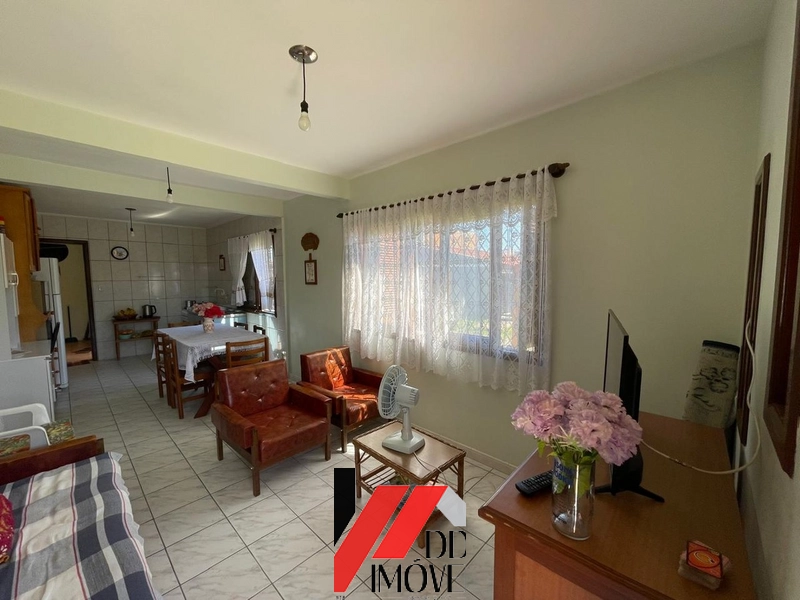 CASA DE ESQUINA EM TERRENO INTEIRO - 2 QUADRAS DO MAR: 8ª foto da galeria de imagens do imóvel