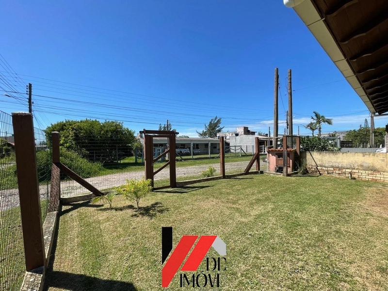 CASA DE ESQUINA EM TERRENO INTEIRO - 2 QUADRAS DO MAR: 17ª foto da galeria de imagens do imóvel