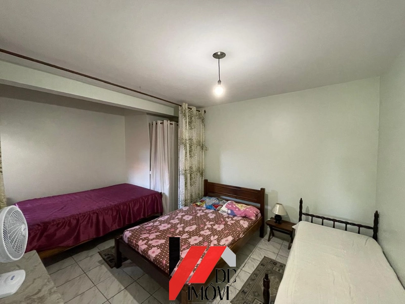 CASA DE ESQUINA EM TERRENO INTEIRO - 2 QUADRAS DO MAR: 7ª foto da galeria de imagens do imóvel