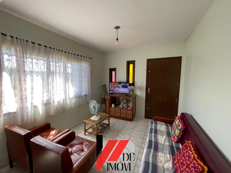 CASA DE ESQUINA EM TERRENO INTEIRO - 2 QUADRAS DO MAR: 6ª foto da galeria de imagens do imóvel