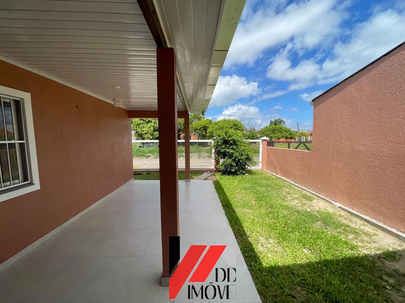 CASA DE ESQUINA EM TERRENO AMPLO - LADO MAR: 10ª foto da galeria de imagens do imóvel