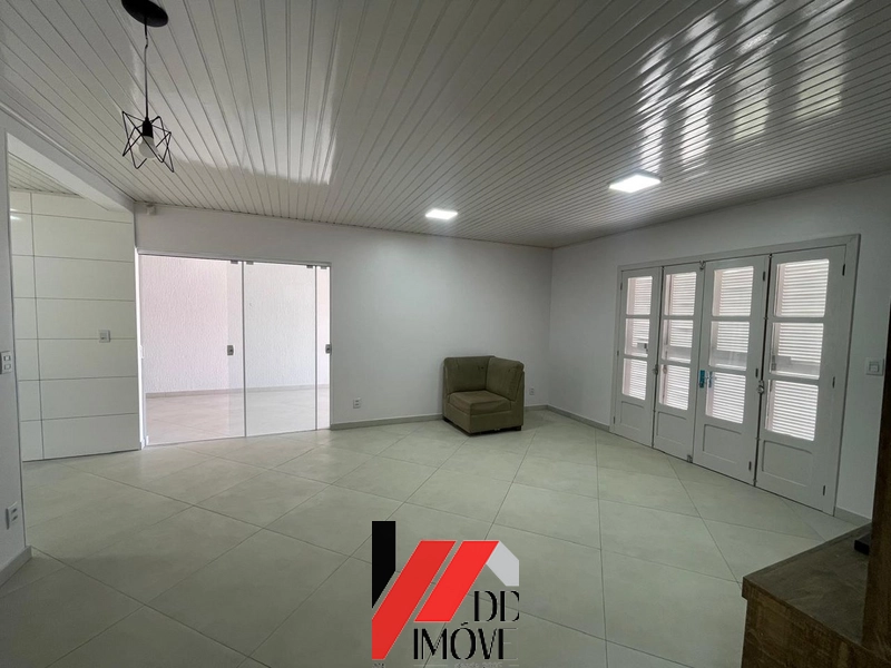 CASA DE ESQUINA EM TERRENO AMPLO - LADO MAR: 21ª foto da galeria de imagens do imóvel