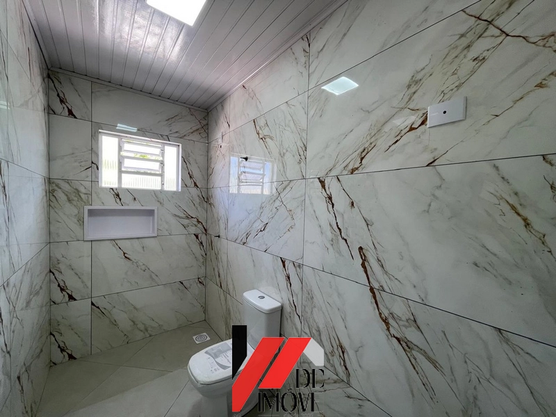 CASA DE ESQUINA EM TERRENO AMPLO - LADO MAR: 16ª foto da galeria de imagens do imóvel