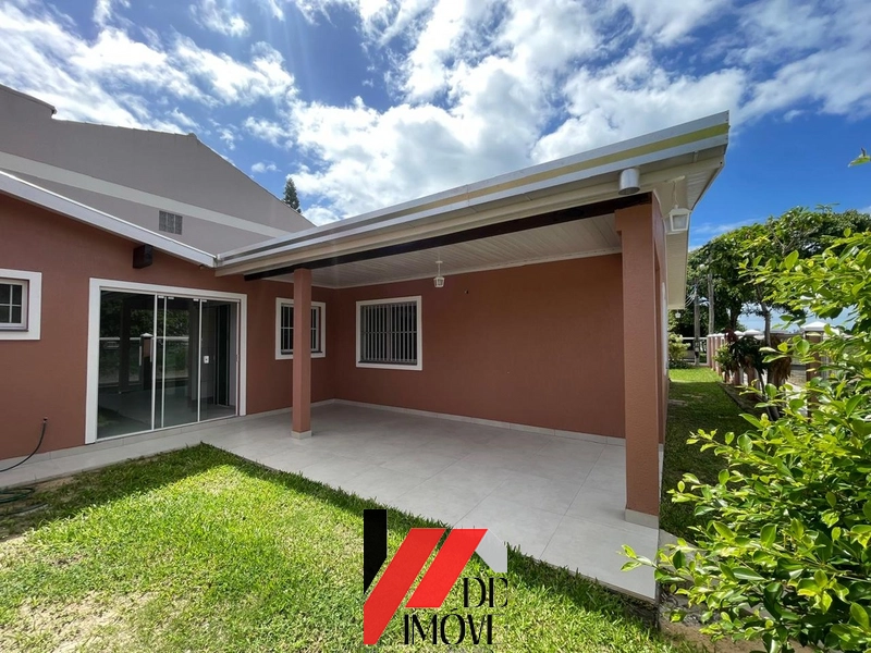 CASA DE ESQUINA EM TERRENO AMPLO - LADO MAR: 12ª foto da galeria de imagens do imóvel