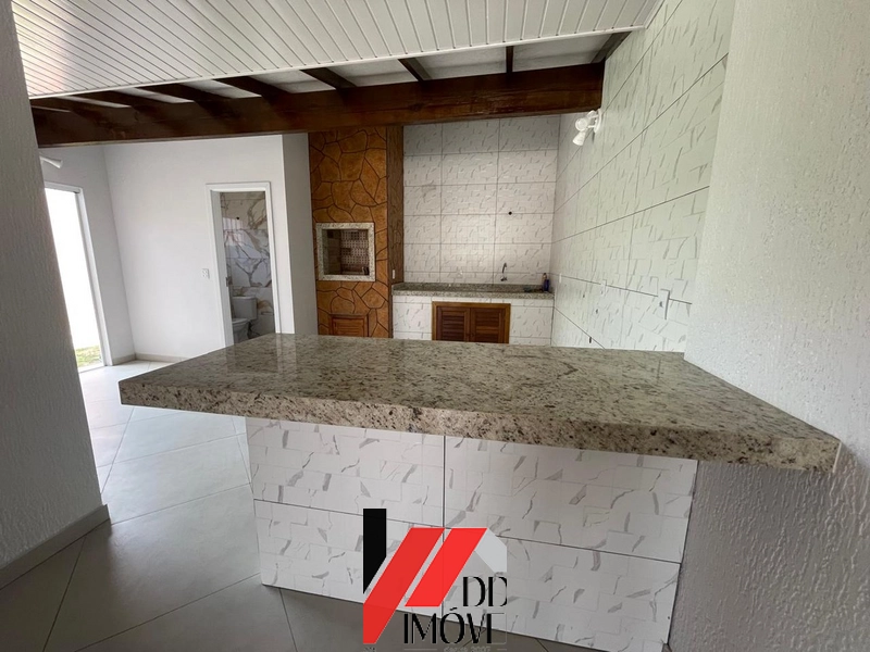 CASA DE ESQUINA EM TERRENO AMPLO - LADO MAR: 5ª foto da galeria de imagens do imóvel