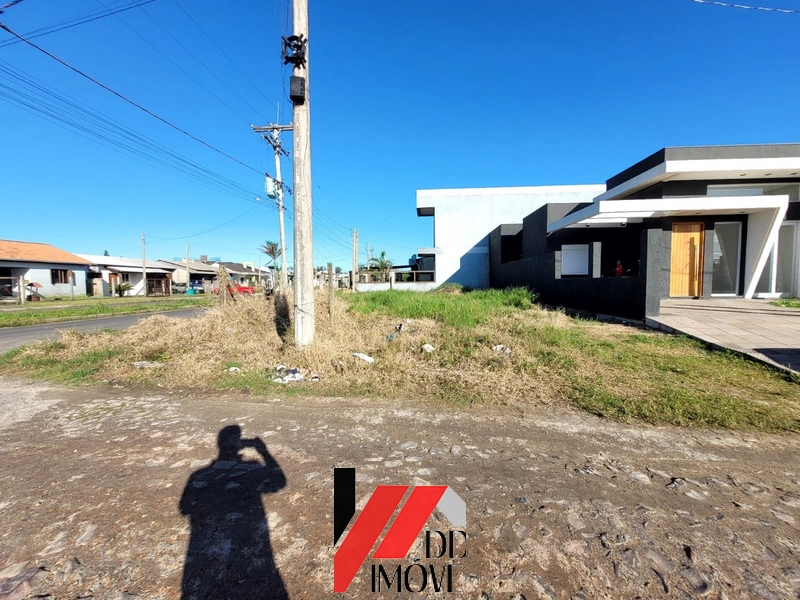 TERRENO EM CAPÃO DA CANOA Á DUAS QUADRAS DO MAR!!: 2ª foto da galeria de imagens do imóvel