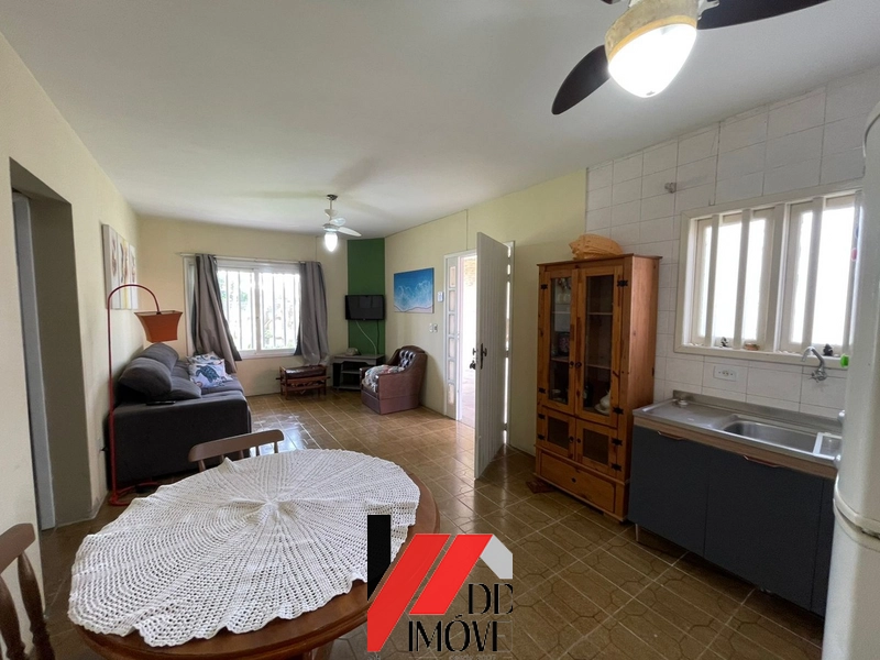 CASA COM 2 TERRENOS, PISCINA. 2 QUADRAS DO MAR: 28ª foto da galeria de imagens do imóvel