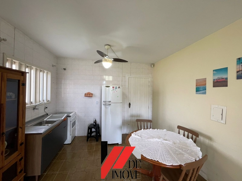 CASA COM 2 TERRENOS, PISCINA. 2 QUADRAS DO MAR: 26ª foto da galeria de imagens do imóvel