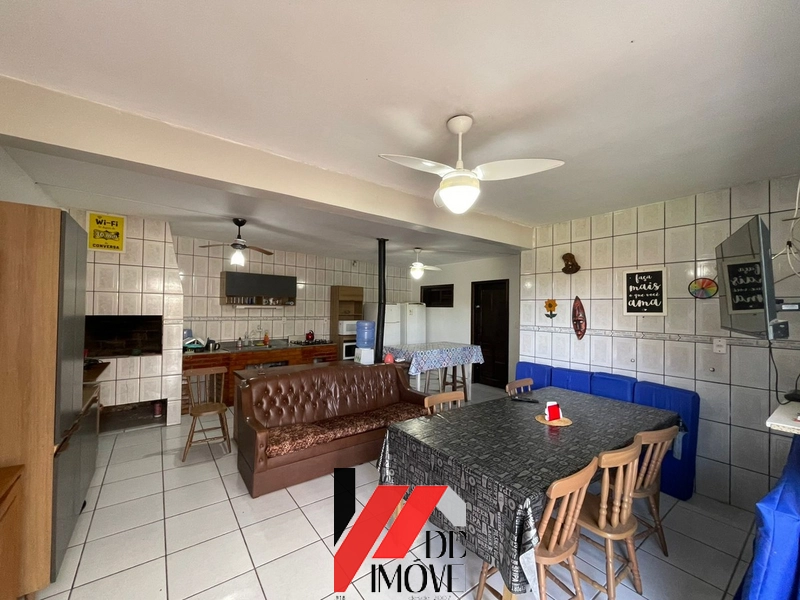 CASA COM 2 TERRENOS, PISCINA. 2 QUADRAS DO MAR: 24ª foto da galeria de imagens do imóvel