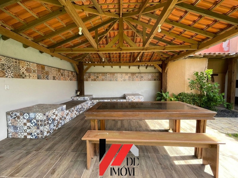 CASA COM 2 TERRENOS, PISCINA. 2 QUADRAS DO MAR: 3ª foto da galeria de imagens do imóvel