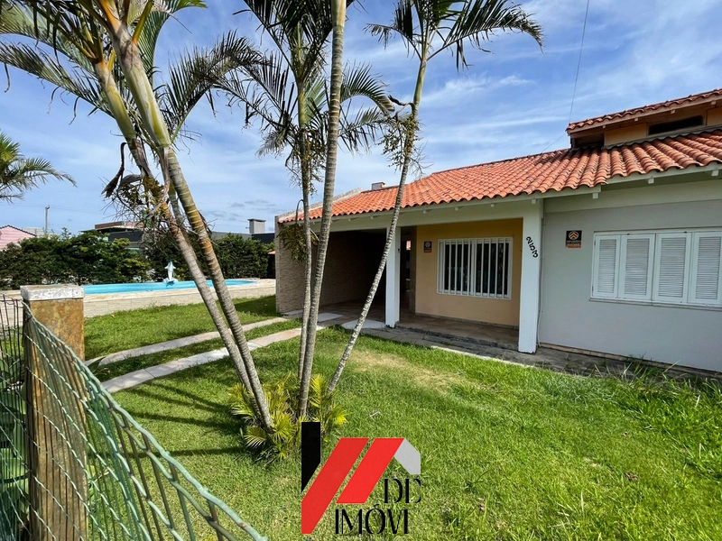 CASA COM 2 TERRENOS, PISCINA. 2 QUADRAS DO MAR: 11ª foto da galeria de imagens do imóvel