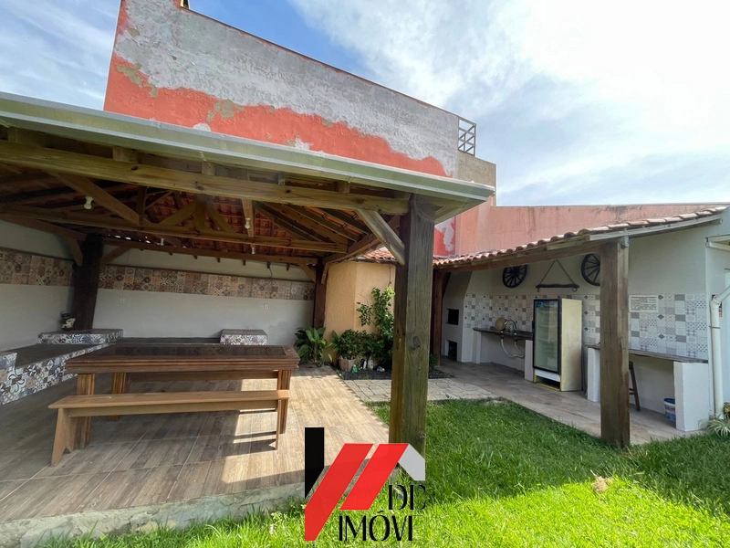 CASA COM 2 TERRENOS, PISCINA. 2 QUADRAS DO MAR: 16ª foto da galeria de imagens do imóvel