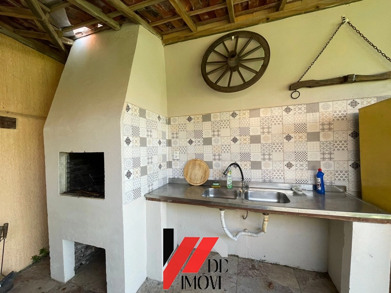 CASA COM 2 TERRENOS, PISCINA. 2 QUADRAS DO MAR: 2ª foto da galeria de imagens do imóvel