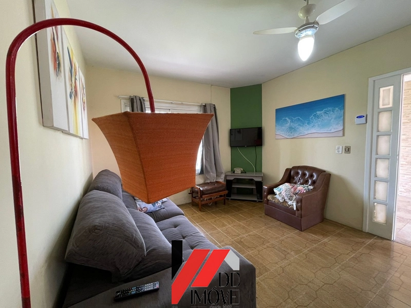 CASA COM 2 TERRENOS, PISCINA. 2 QUADRAS DO MAR: 21ª foto da galeria de imagens do imóvel