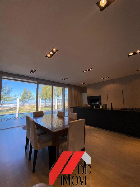 CASA NA BEIRA MAR DE CAPAO DA CANOA COM VISTA ETERNA PARA O MAR!: 8ª foto da galeria de imagens do imóvel