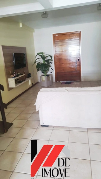 SOBRADO A UMA QUADRA DO MAR EM CAPÃO DA CANOA!: 4ª foto da galeria de imagens do imóvel