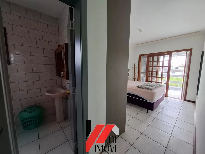 SOBRADO A UMA QUADRA DO MAR EM CAPÃO DA CANOA!: 14ª foto da galeria de imagens do imóvel