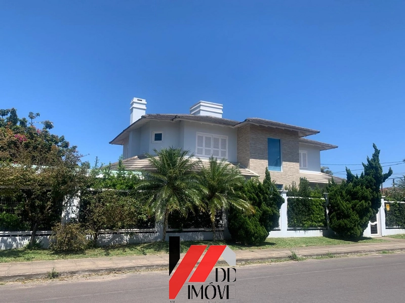 EXCELENTA CASA A VENDA NO CENTRO DE CAPÃO NOVO: 1ª foto da galeria de imagens do imóvel