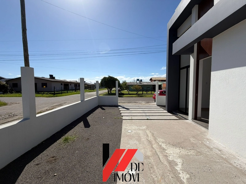 CASA DE ESQUINA A POUCOS METROS DO MAR!: 2ª foto da galeria de imagens do imóvel