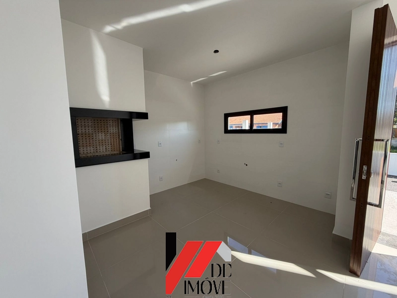 CASA DE ESQUINA A POUCOS METROS DO MAR!: 3ª foto da galeria de imagens do imóvel