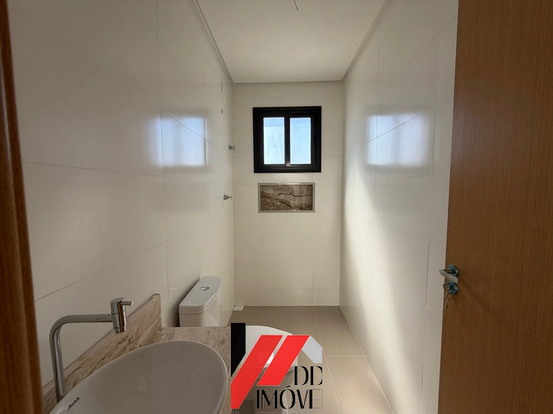 CASA DE ESQUINA A POUCOS METROS DO MAR!: 14ª foto da galeria de imagens do imóvel