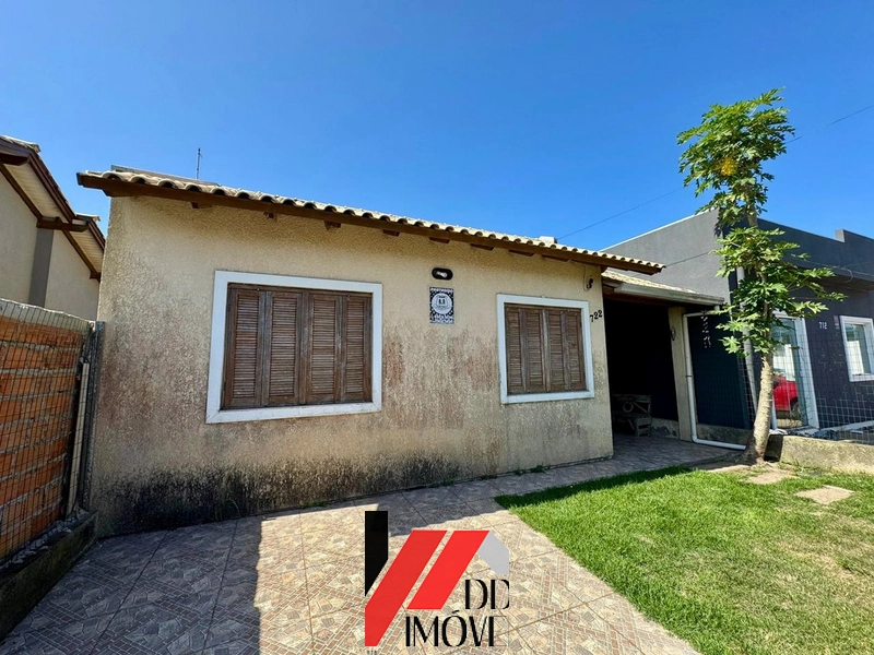 CASA COM DOIS DORMITÓRIOS NO JARDIM BEIRA MAR!!