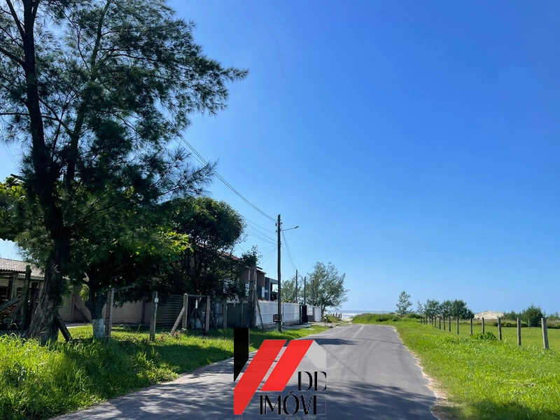 TERRENO DE ESQUINA A VENDA LADO MAR!: 2ª foto da galeria de imagens do imóvel