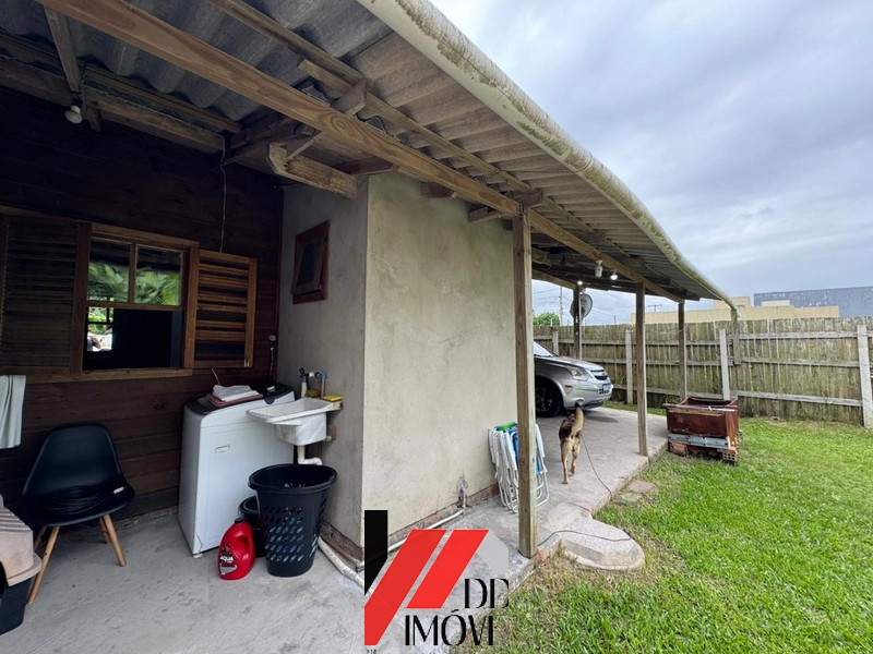 CASA DE MADEIRA A VENDA NO JARDIM BEIRA MAR!!: 9ª foto da galeria de imagens do imóvel