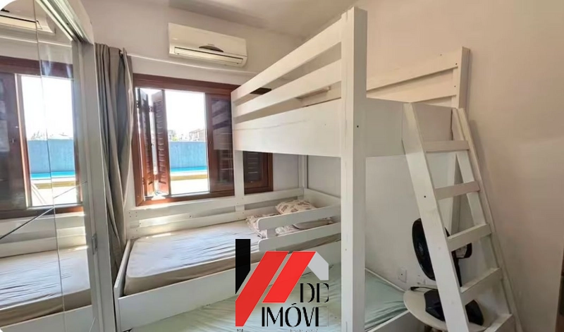 CASA COM PISCINA  A UMA QUADRA DO MAR: 5ª foto da galeria de imagens do imóvel
