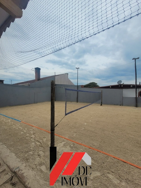 SOBRADO AMPLO A DUAS QUADRAS DO MAR COM QUADRA DE  ESPORTES: 14ª foto da galeria de imagens do imóvel