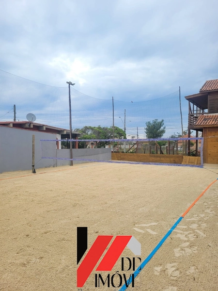 SOBRADO AMPLO A DUAS QUADRAS DO MAR COM QUADRA DE  ESPORTES: 7ª foto da galeria de imagens do imóvel