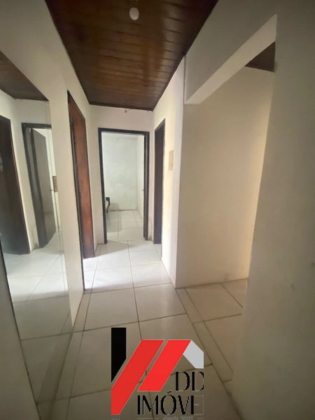 CASA AMPLA COM  4 DORMITÓRIOS A POUCOS METROS DO MAR!!!: 9ª foto da galeria de imagens do imóvel