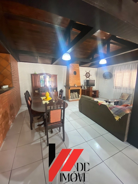 CASA AMPLA COM  4 DORMITÓRIOS A POUCOS METROS DO MAR!!!: 4ª foto da galeria de imagens do imóvel