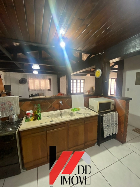 CASA AMPLA COM  4 DORMITÓRIOS A POUCOS METROS DO MAR!!!: 11ª foto da galeria de imagens do imóvel
