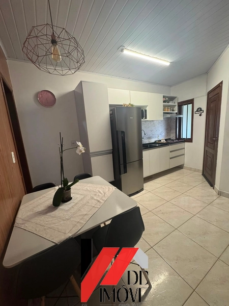 CASA COM PISCINA E AR CONDICIONADO!!: 2ª foto da galeria de imagens do imóvel