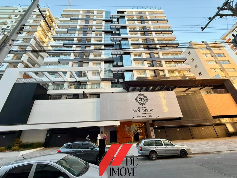 APARTAMENTO COM SACADA DE FRENTE!!