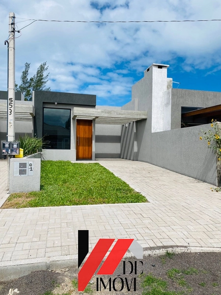 CASA A VENDA A 4 QUADRAS DO MAR!!: 2ª foto da galeria de imagens do imóvel