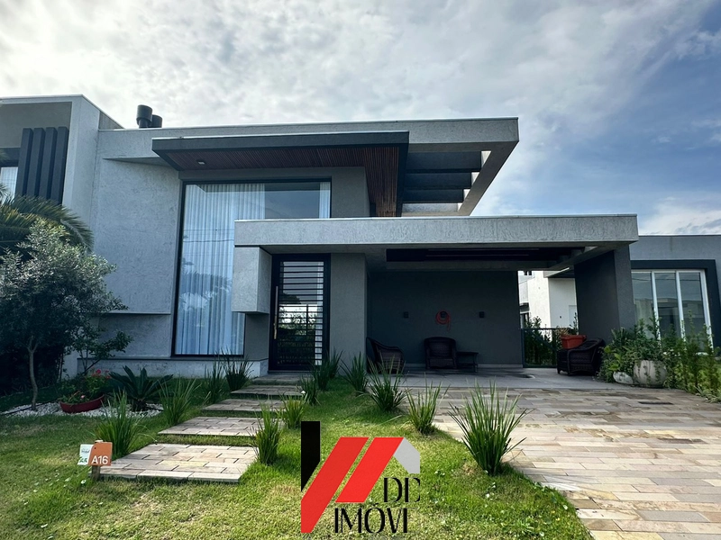 Casa com excelente padrão de construção e localização privilegiada!: 1ª foto da galeria de imagens do imóvel