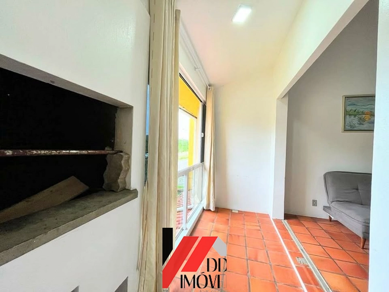 APARTAMENTO DUPLEX EM CAPAO NOVO: 3ª foto da galeria de imagens do imóvel