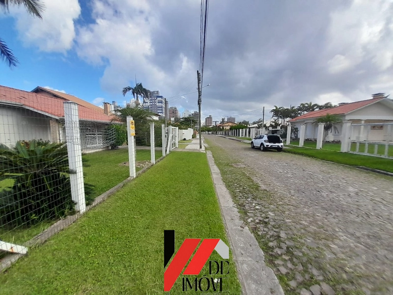 CASA A CINCO QUADRAS DO MAR A VENDA!!: 5ª foto da galeria de imagens do imóvel