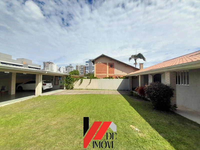 CASA A CINCO QUADRAS DO MAR A VENDA!!: 7ª foto da galeria de imagens do imóvel